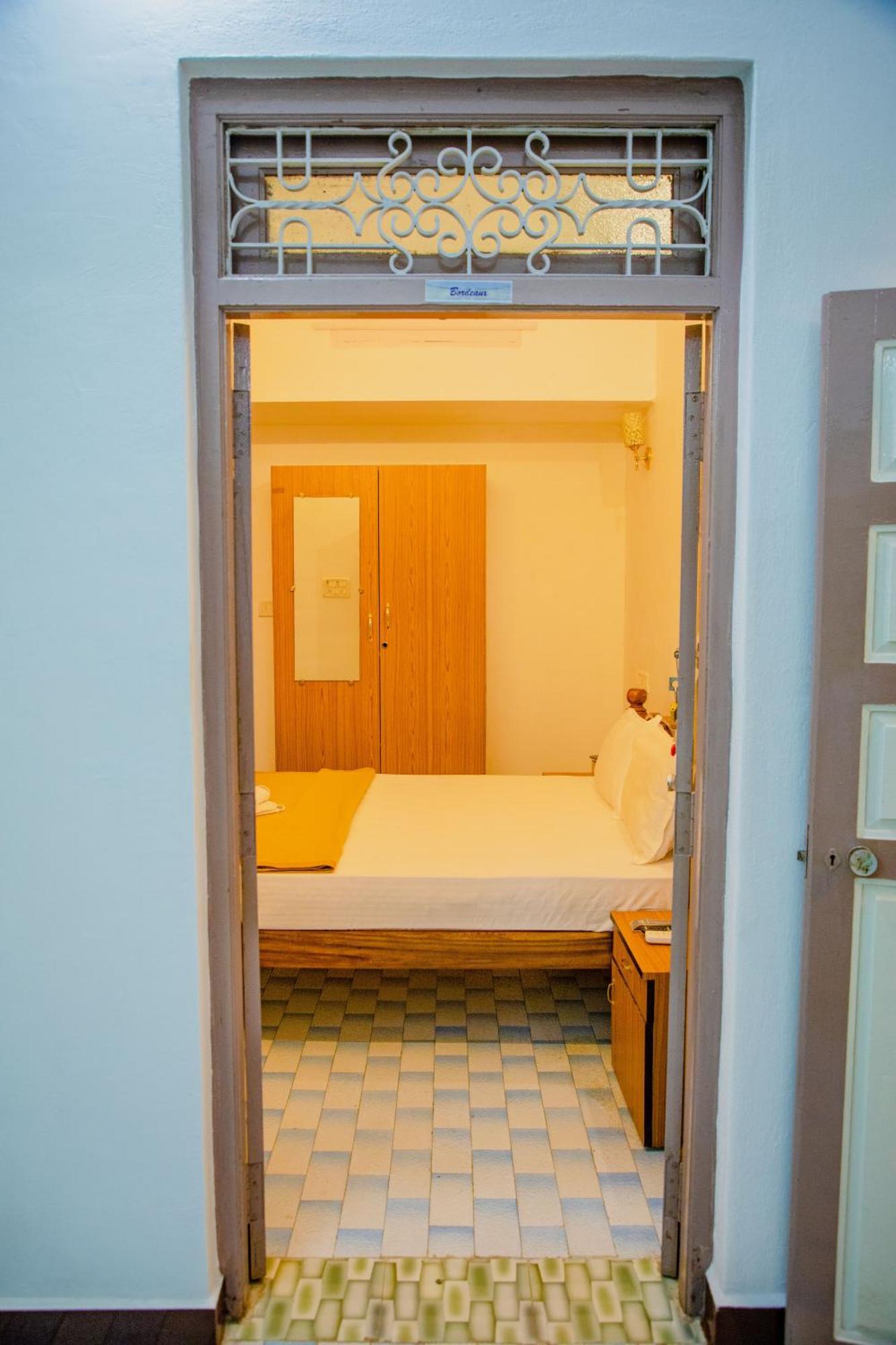 Maison Blanche Near Rock Beach Hotel Pondicherry Luaran gambar